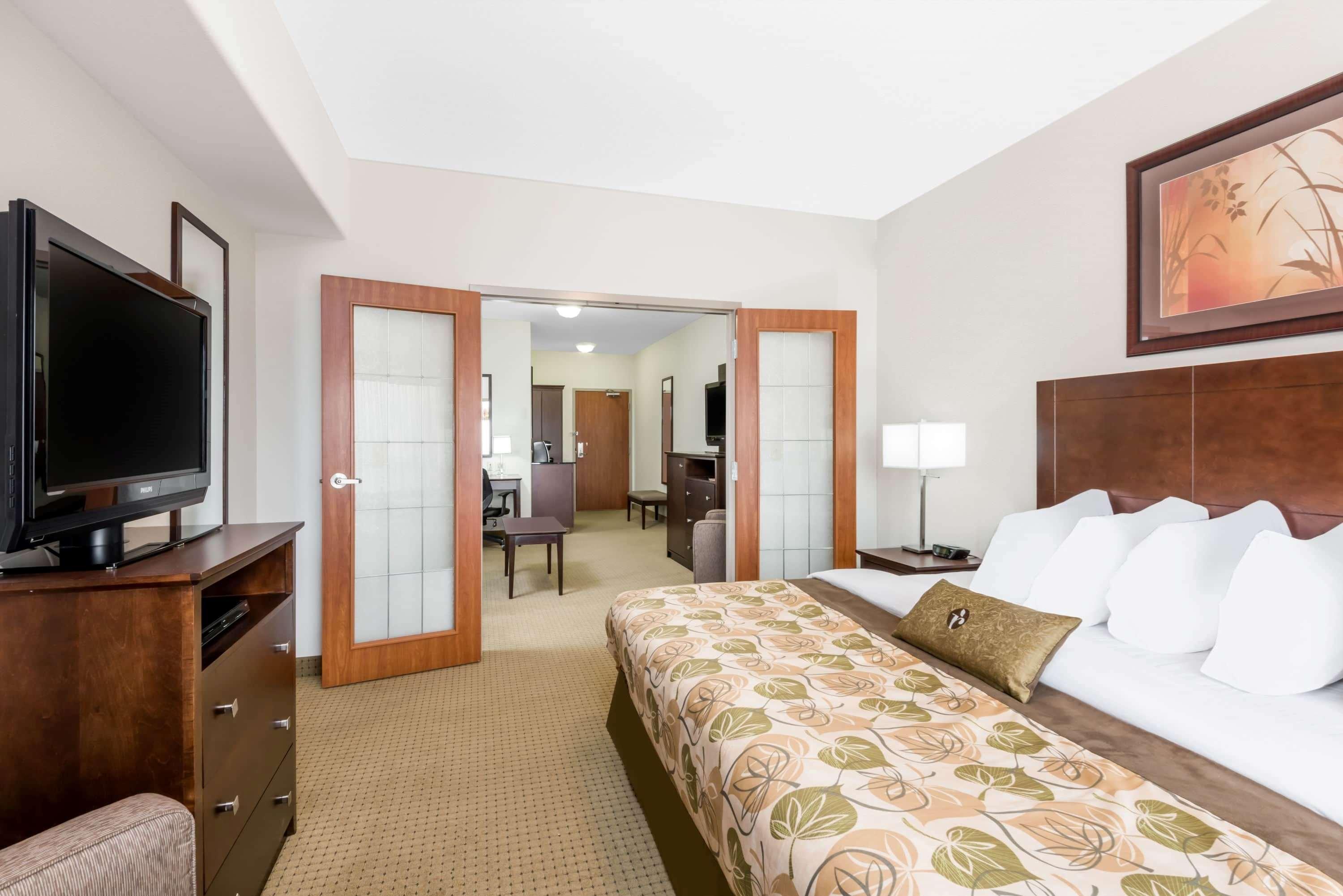 Ramada By Wyndham Olds Hotel Exterior photo